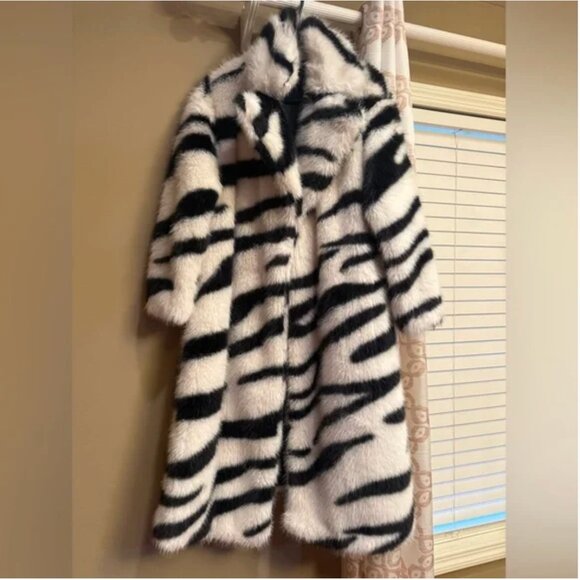 MOTF FAUX FUR ZEBRA STRIPE COAT Size S small BNWT - Picture 6 of 9